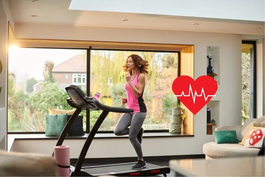 cardio-a-la-maison-avec-un-coach-sportif